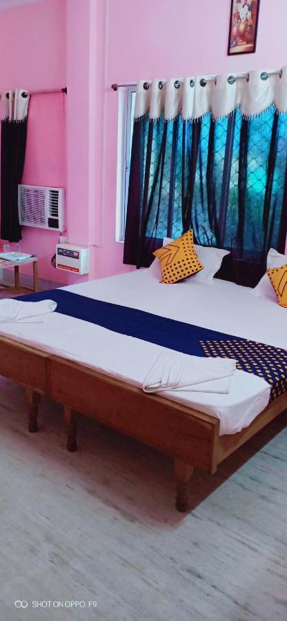 بوري Hotel Gunjan المظهر الخارجي الصورة