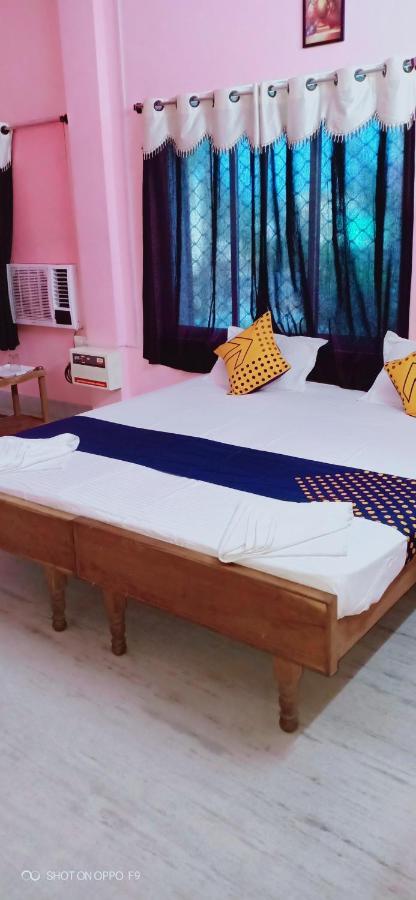 بوري Hotel Gunjan المظهر الخارجي الصورة