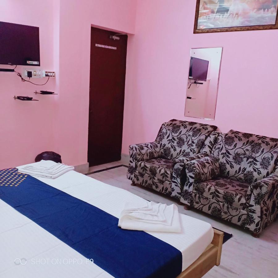 بوري Hotel Gunjan المظهر الخارجي الصورة